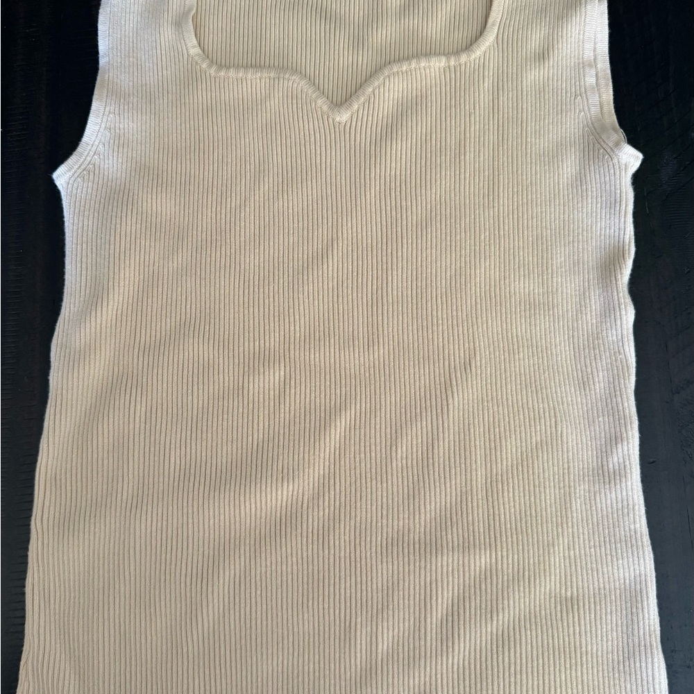 Tahari Size M Ribbed Tank Top